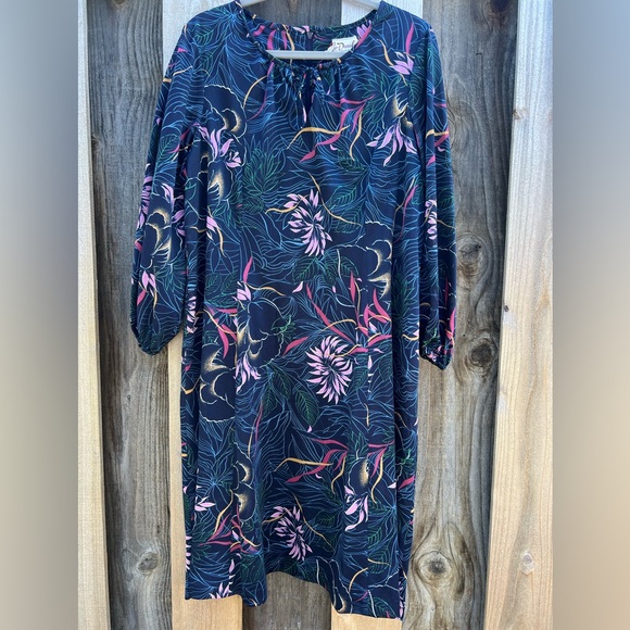 leo danal Dresses & Skirts - Vintage Navy Floral Long Sleeve Dress